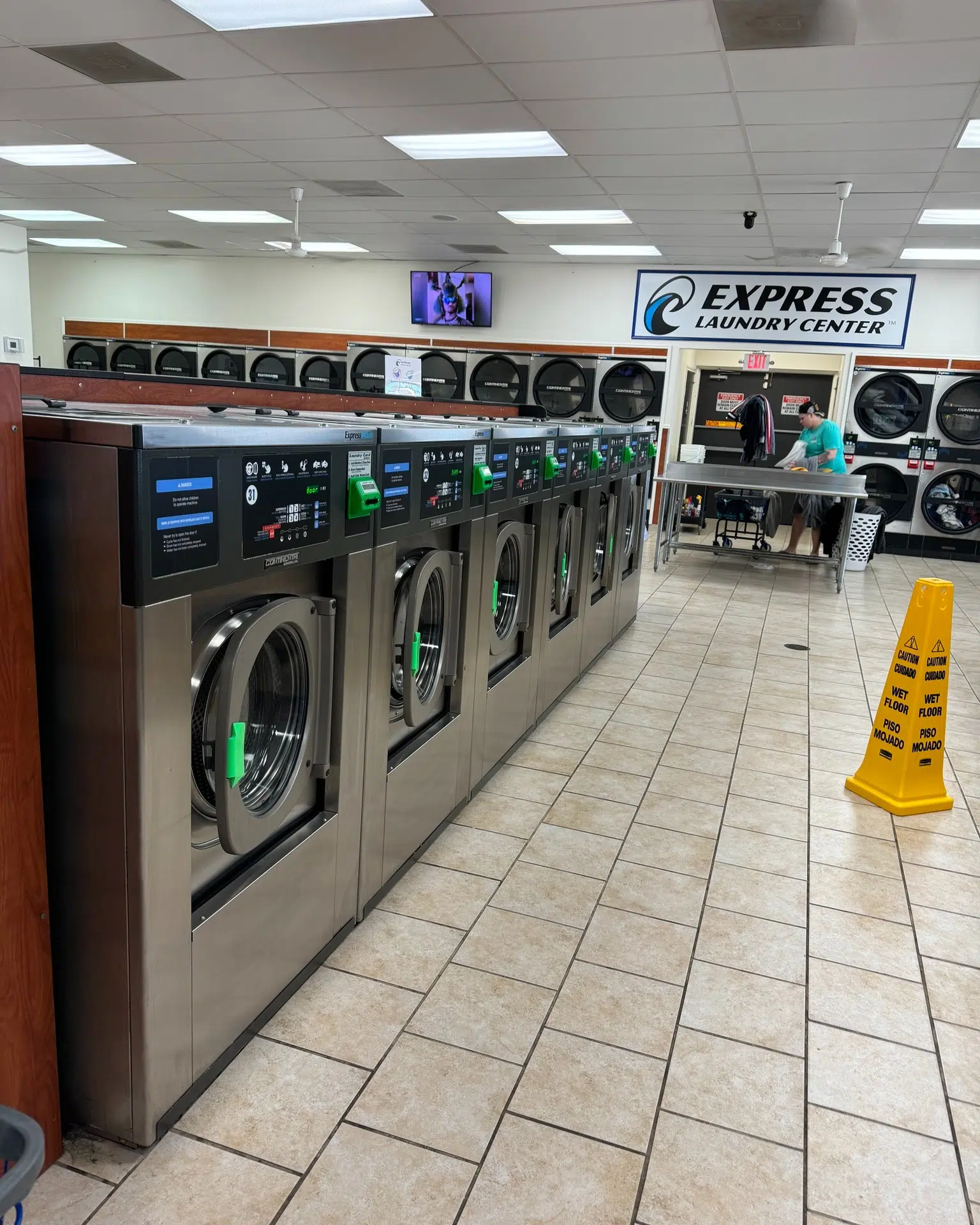 Self-Service Laundry in 77304 Conroe