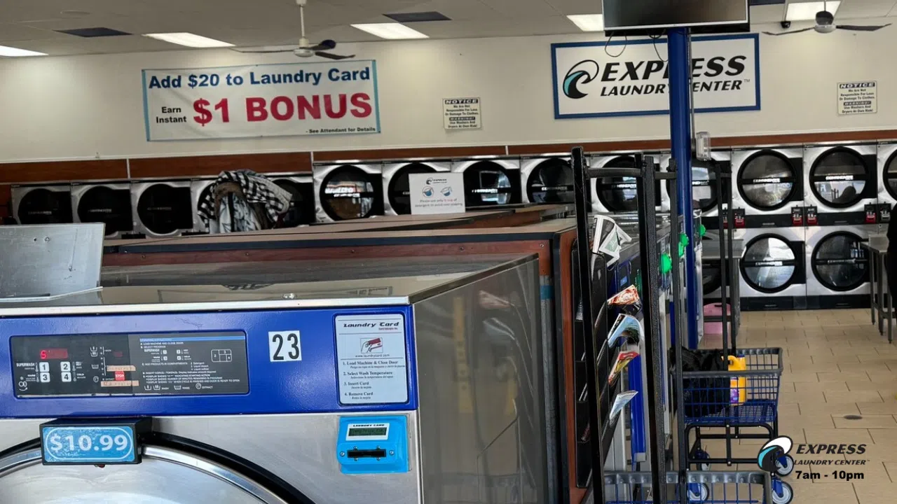 Lavandería dentro de un radio de 5 millas 77380