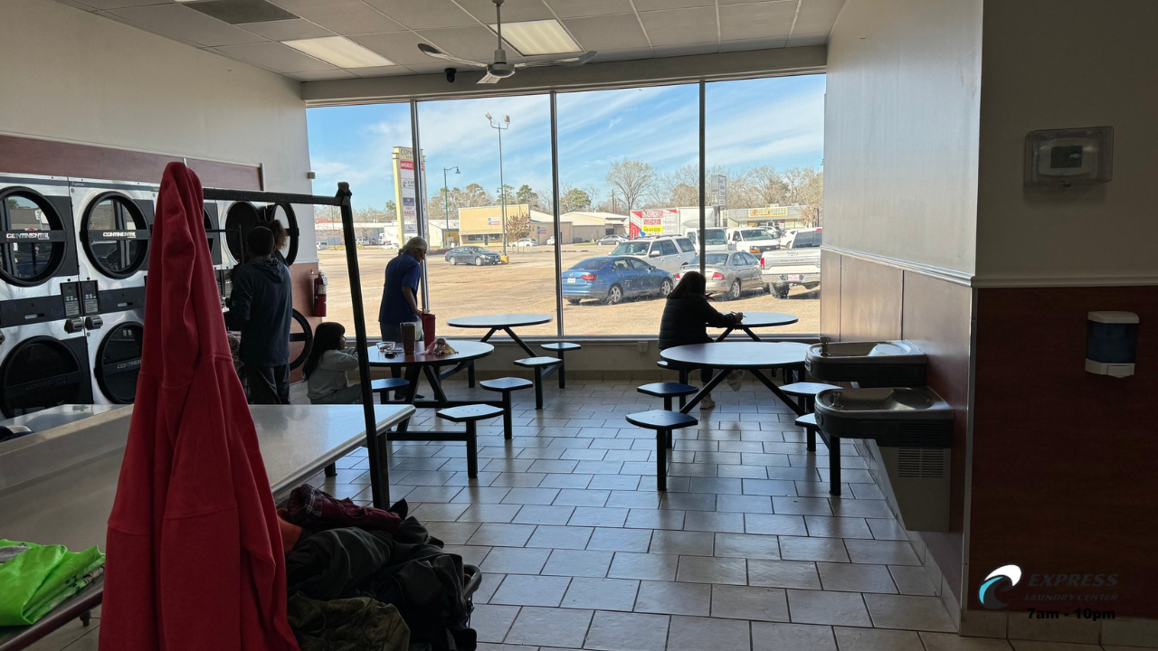 Self Service Laundry near Downtown Conroe