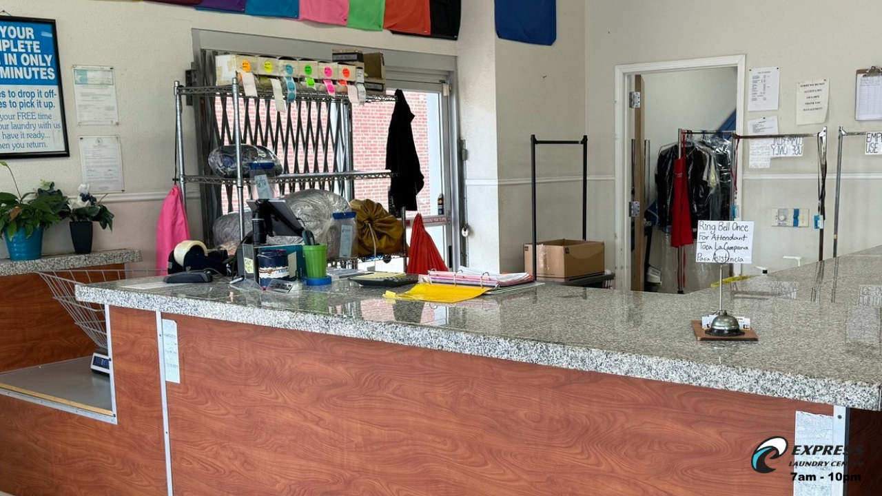 Wash Dry Fold Drop Off Service near Cochran's Crossing