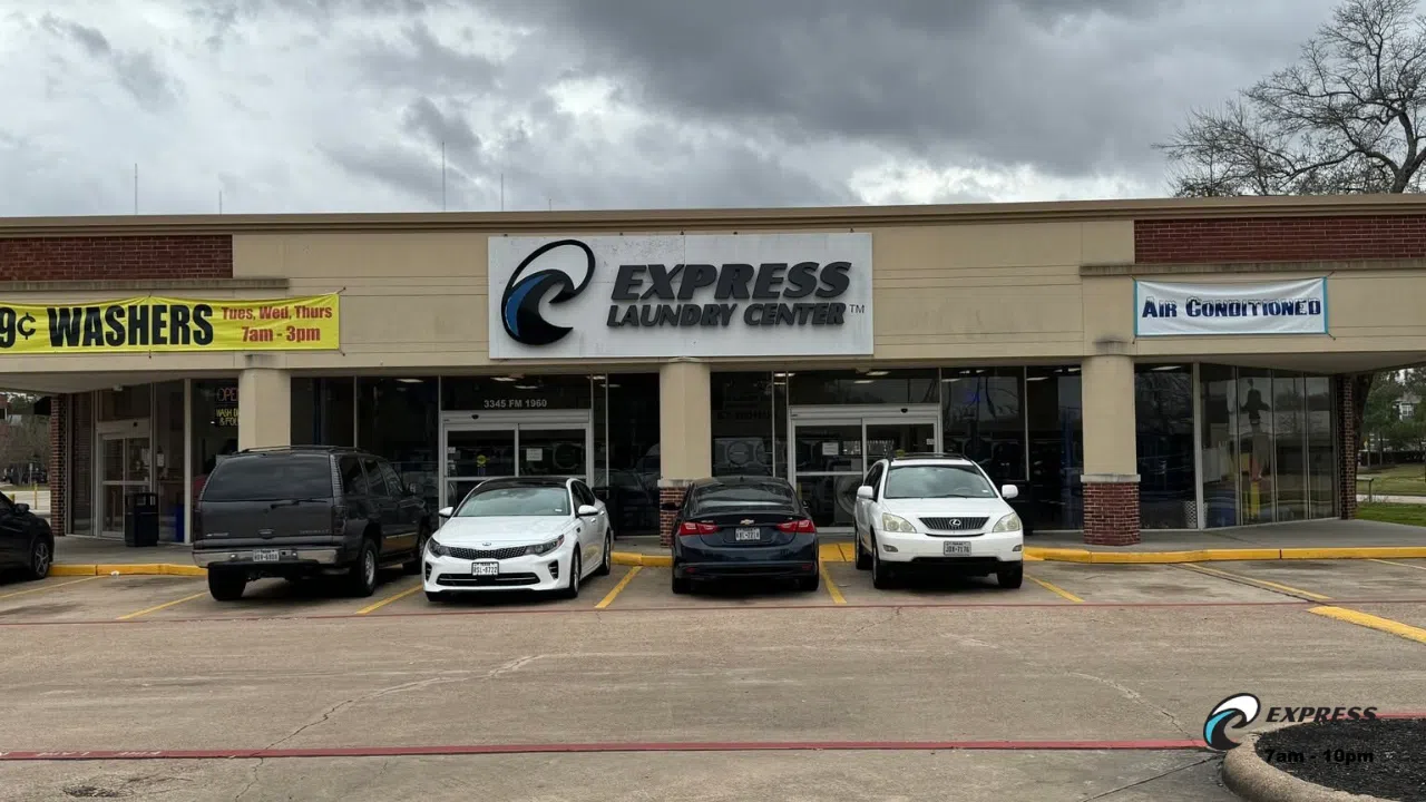 Wash Dry Fold within 1 Mile Radius 77014