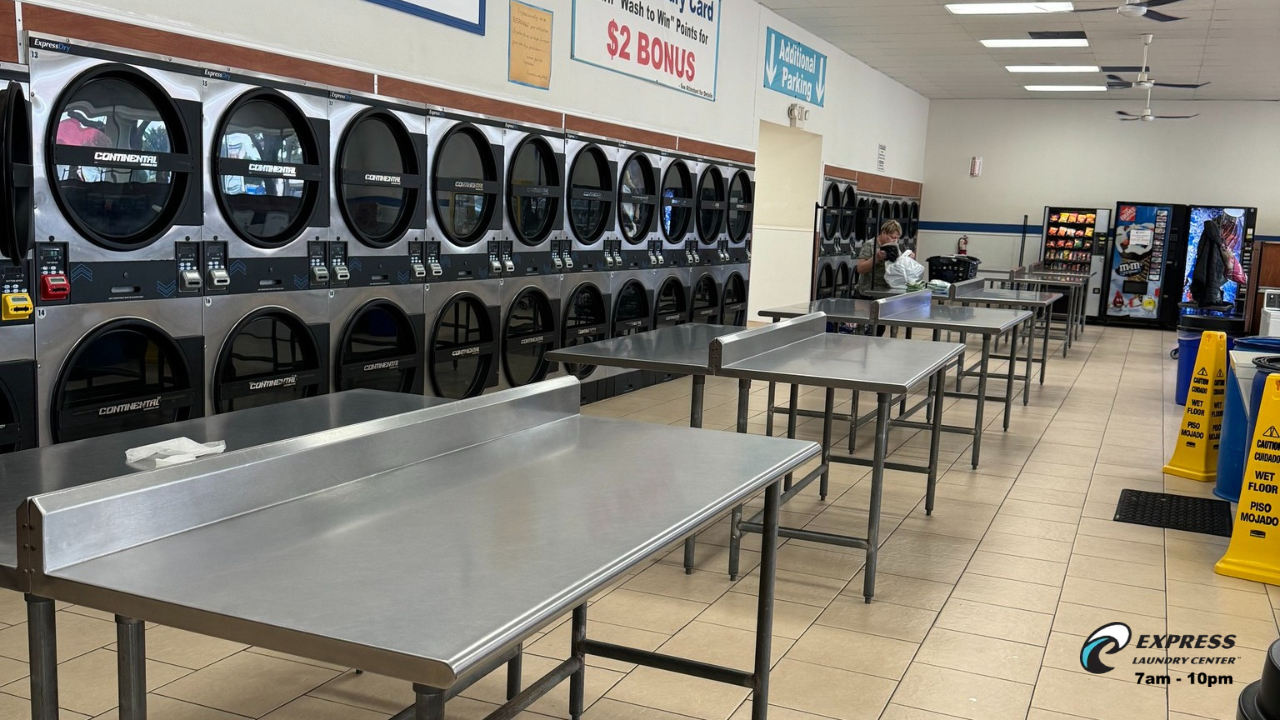 Commercial Laundry Service near 77060