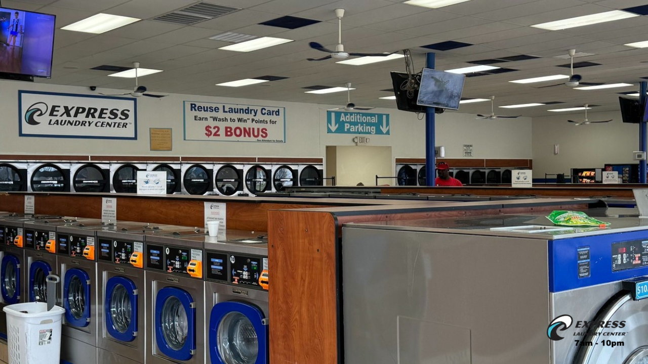 Commercial Laundry Service near 77067