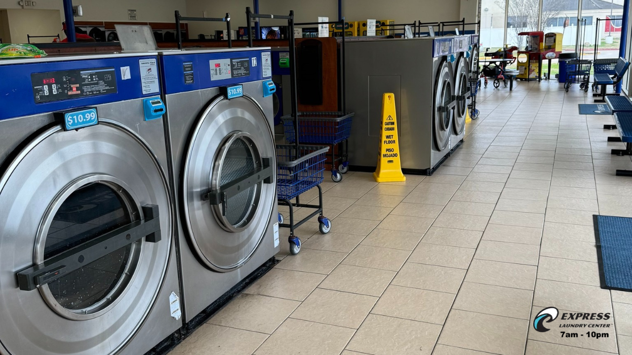 Commercial Laundry Service near 77068