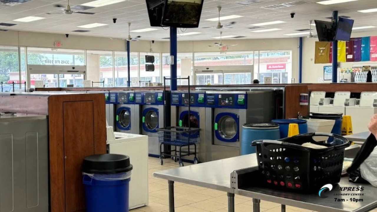 Commercial Laundry Service near 77068
